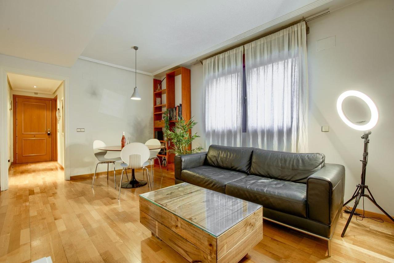 Apartamento En Chamberi Con Piscina - Lovely Apartment In The City Center With Swimming Pool مدريد المظهر الخارجي الصورة